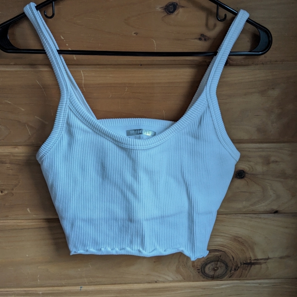 Forever 21 White Sleeveless Fitted Crop Sports Bra